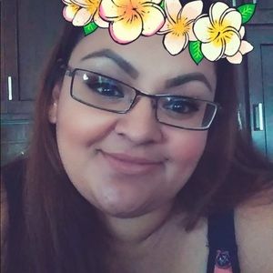 Meet your Posher, Lolorraine